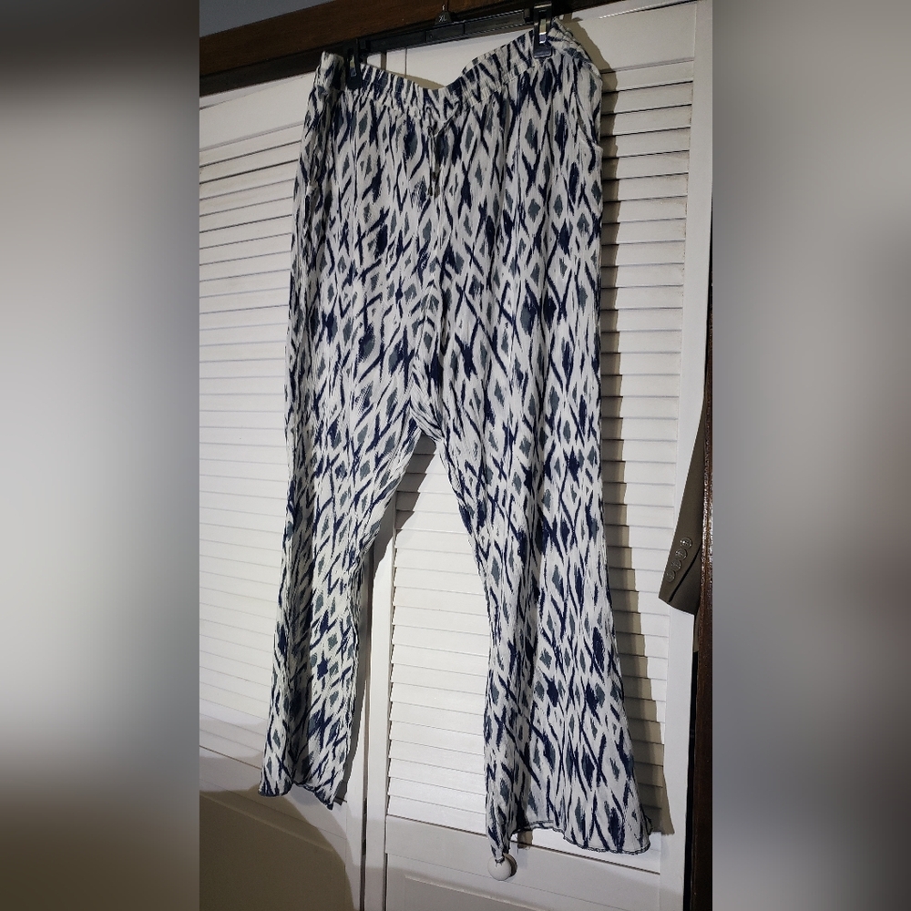 Gap Lightweight Blue, Gray and White Casual Pants XL